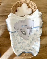 Muslin baby blanket with blue bows - view 8 | Eli&Eli