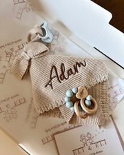 Knitted bow comforter and pacifier holder in beige - view 8 | Eli&Eli