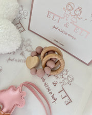 Love wooden teether blush heart - view 6 | Eli&Eli