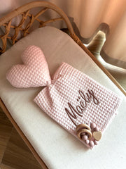 Love wooden teether blush heart - view 8 | Eli&Eli