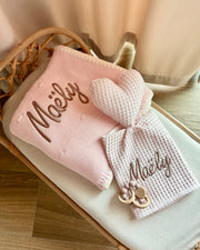 Love wooden teether blush heart - view 9 | Eli&Eli