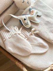 Luxury personalised blanket gift hamper in ivory - view 3 | Eli&Eli