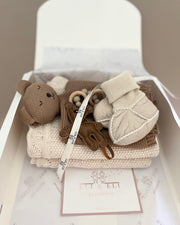 Luxury personalised blanket gift hamper Little Bear - view 11 | Eli&Eli