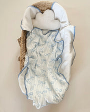 Muslin baby blanket with blue bows - view 3 | Eli&Eli