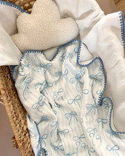Muslin baby blanket with blue bows - view 4 | Eli&Eli