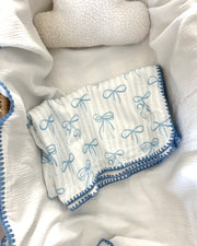 Muslin baby blanket with blue bows - view 5 | Eli&Eli