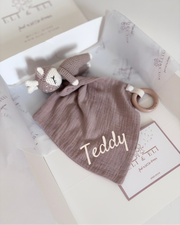 Crochet comforter with wooden teether baby deer - view 2 | Eli&Eli