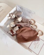 Crochet comforter with wooden teether baby deer - view 3 | Eli&Eli