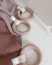 Crochet comforter with wooden teether baby deer - view 5 | Eli&Eli