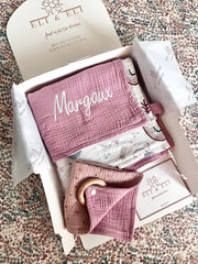 Personalised muslin comforter blanket with wooden teether in dusty pink - view 4 | Eli&Eli