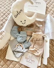 Personalised muslin comforter blanket with wooden teether in gold blue - view 10 | Eli&Eli