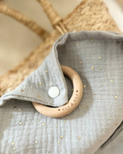 Personalised muslin comforter blanket with wooden teether in gold blue - view 3 | Eli&Eli