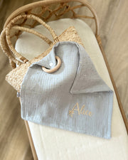 Personalised muslin comforter blanket with wooden teether in gold blue - view 4 | Eli&Eli