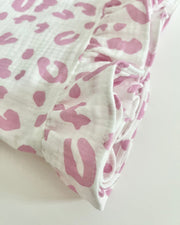 Ruffle luxury muslin blanket white pink - view 6 | Eli&Eli
