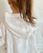 Ruffled muslin poncho with embroidery in white - view 10 | Eli&Eli