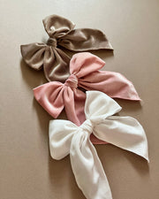 Velvet hair clip in blush - view 5 | Eli&Eli
