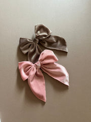Velvet hair clip in blush - view 7 | Eli&Eli