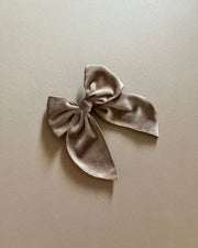 Velvet hair clip in brown - view 3 | Eli&Eli