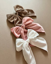 Velvet hair clip in brown - view 4 | Eli&Eli